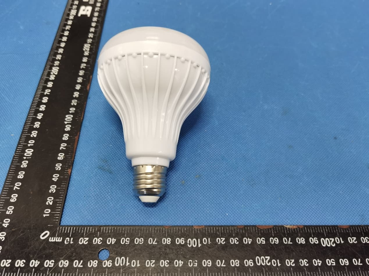 LED bulb bluetooth speaker - FCC ID 2A22V-MICS114 - Shenzhen DXR Electronic Technology Co., Limited (Dongguan Branch) (2)
