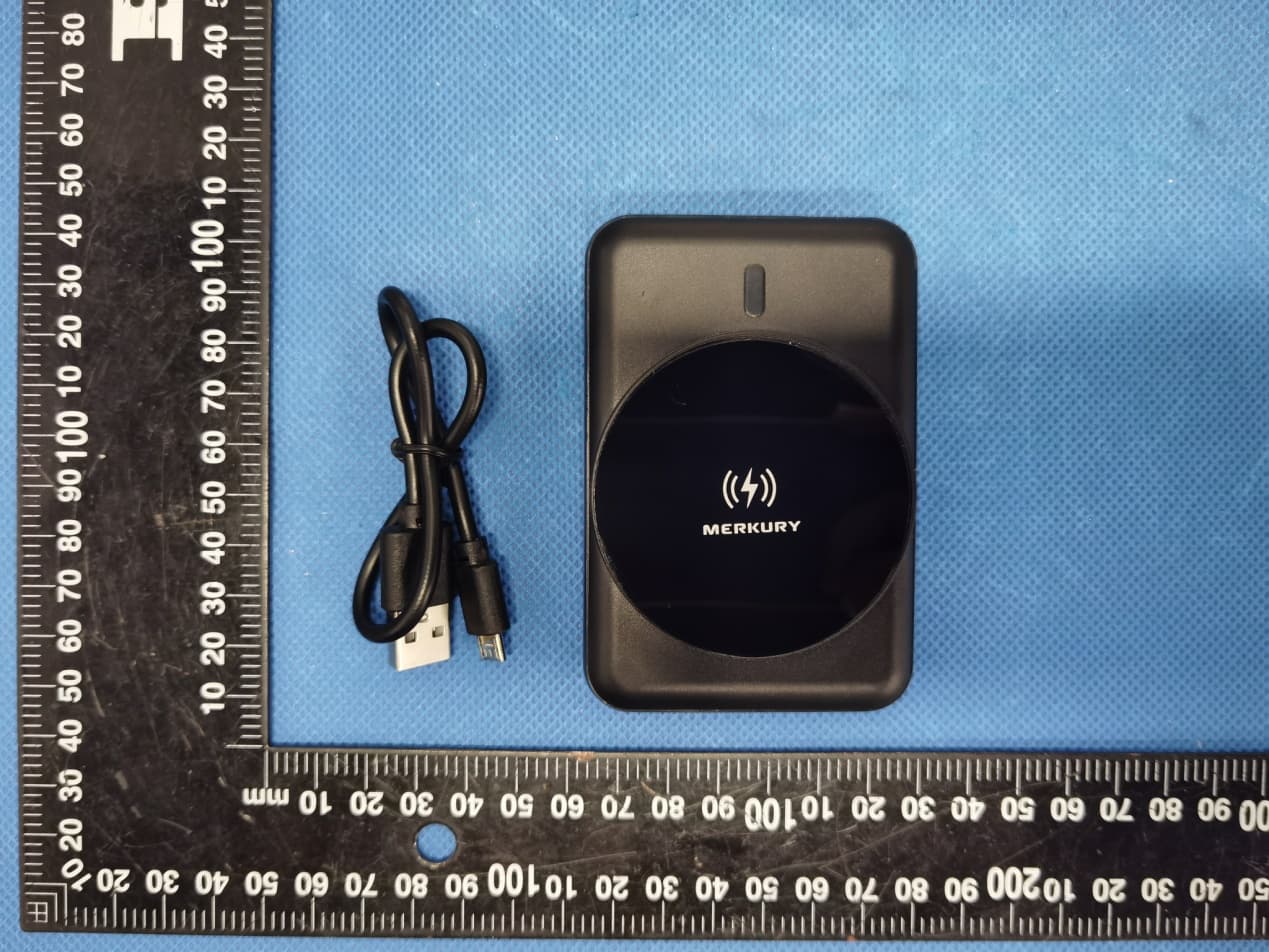 Power Bank - Magnetic Wireless Charger - FCC ID 2A22V-MWP01 - Shenzhen DXR Electronic Technology Co., Limited (Dongguan Branch) (3)