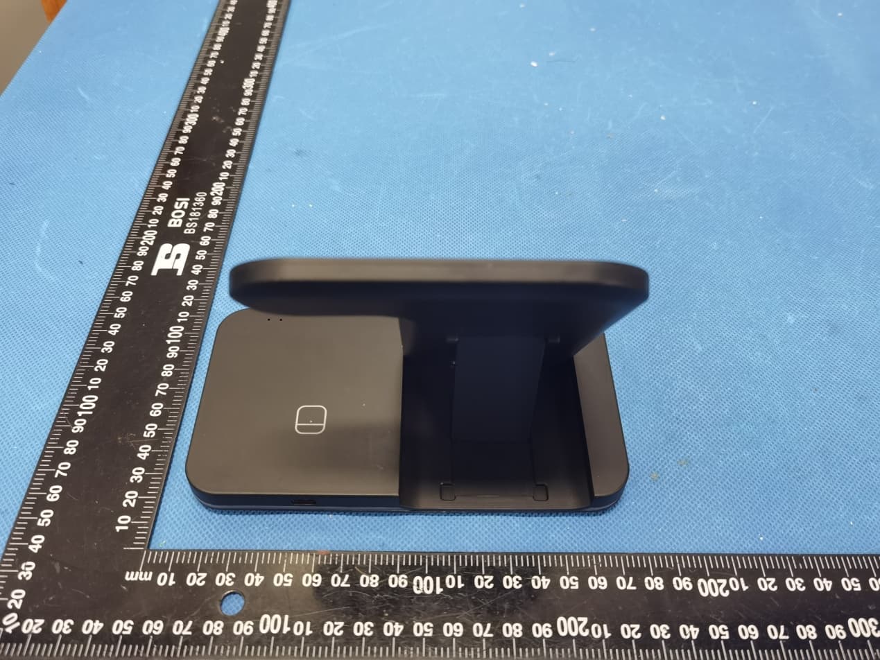 3-in-1 Wireless Charging Station - FCC ID 2A22V-QIS08 - Shenzhen DXR Electronic Technology Co., Limited (Dongguan Branch) (5)