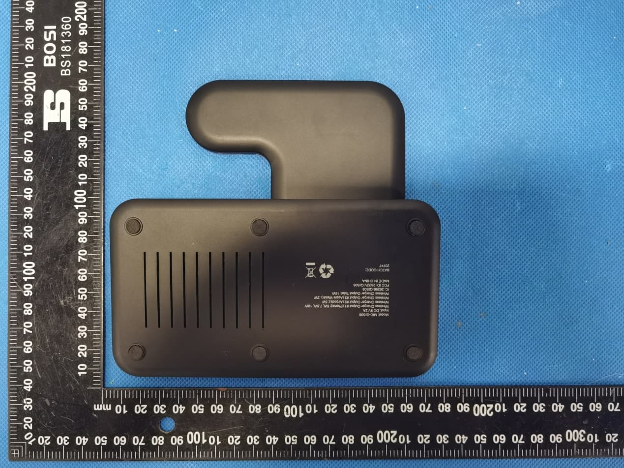 3-in-1 Wireless Charging Station - FCC ID 2A22V-QIS08 - Shenzhen DXR Electronic Technology Co., Limited (Dongguan Branch)