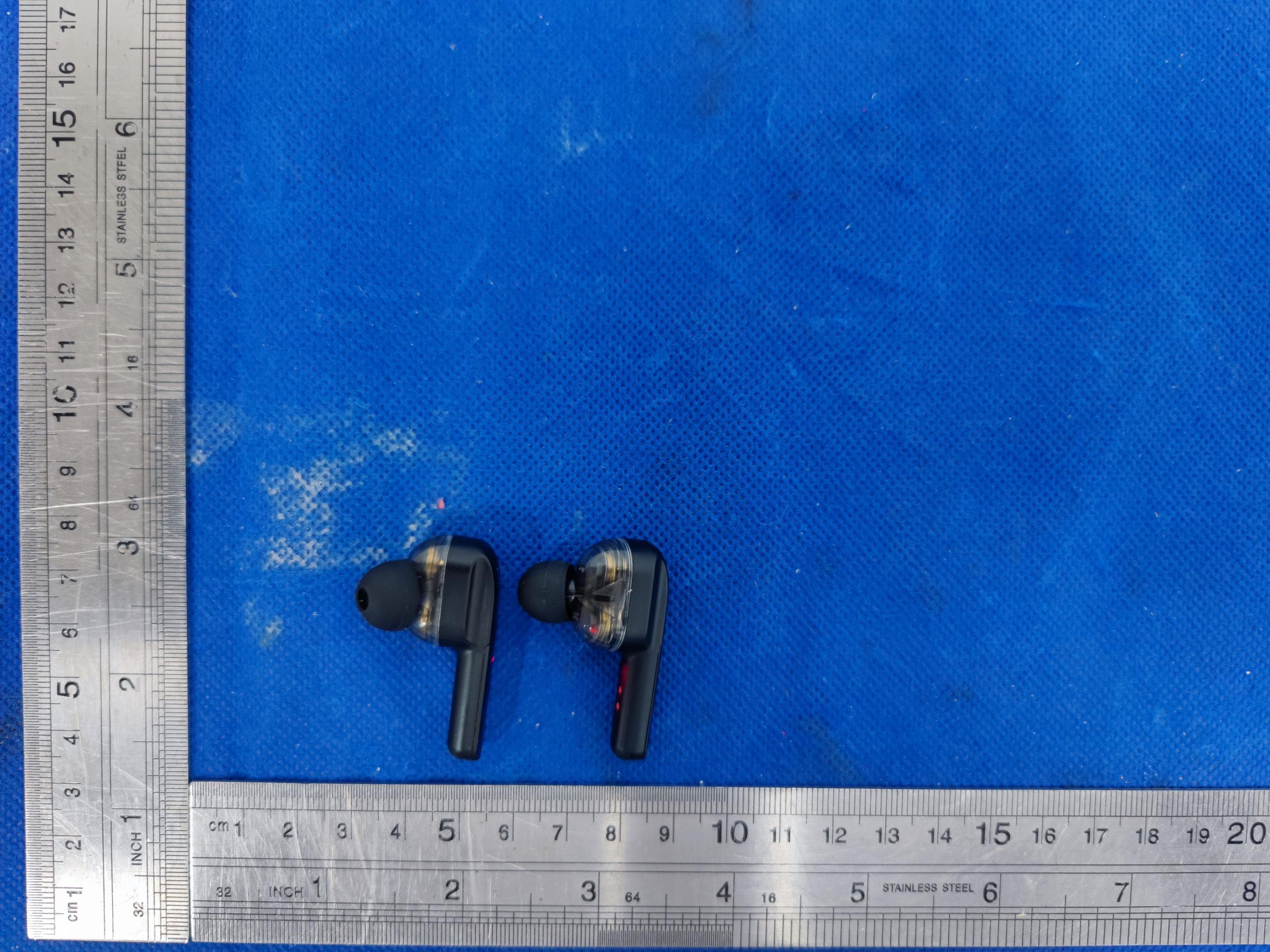 Bluetooth earphone - FCC ID 2A264-L50 - Shenzhen Lanxin Technology Co.LTD (2)