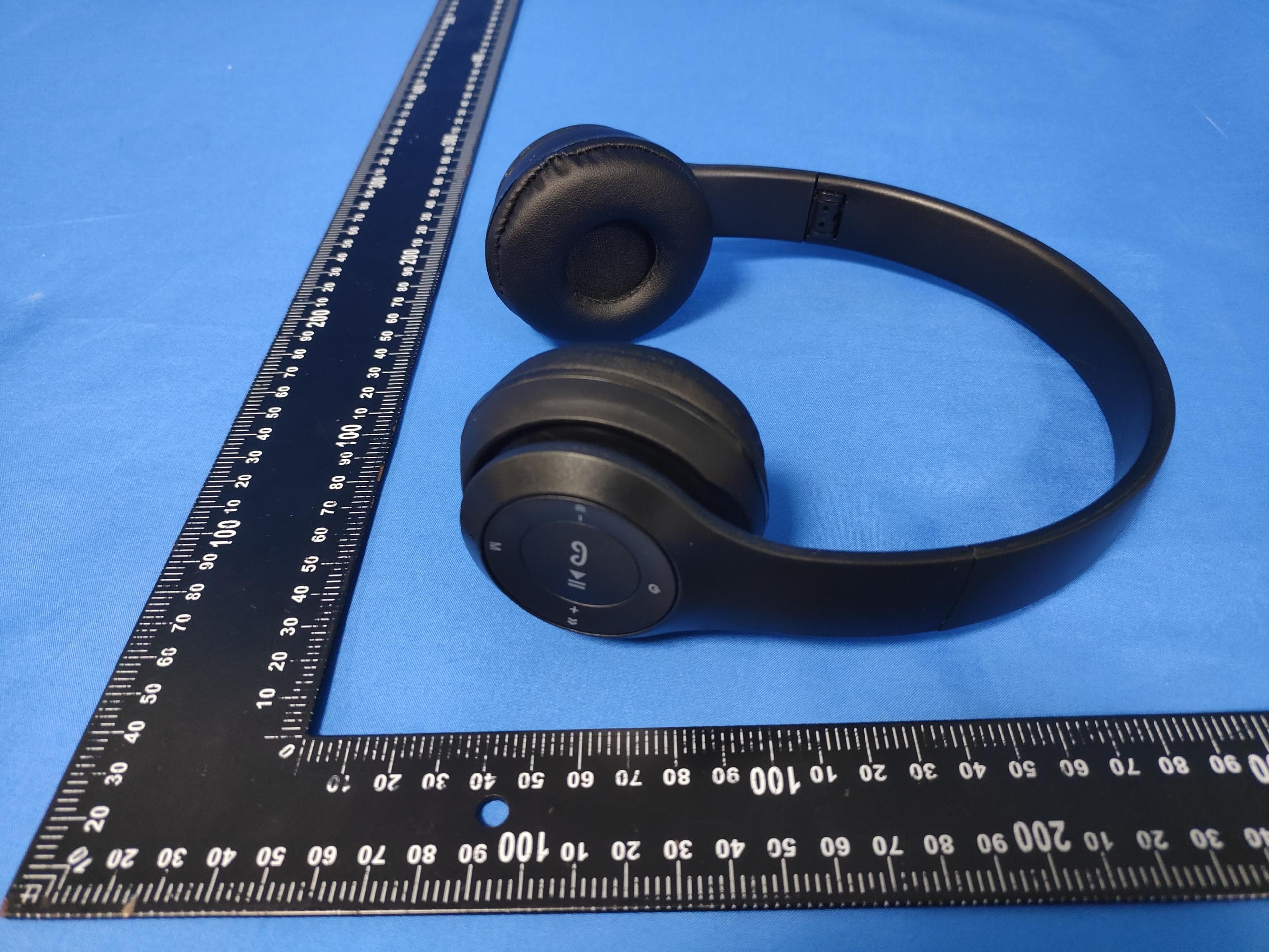 Wireless Earphones - FCC ID 2A27V-P47 - Dongguan Genai Technology Co.,LTD