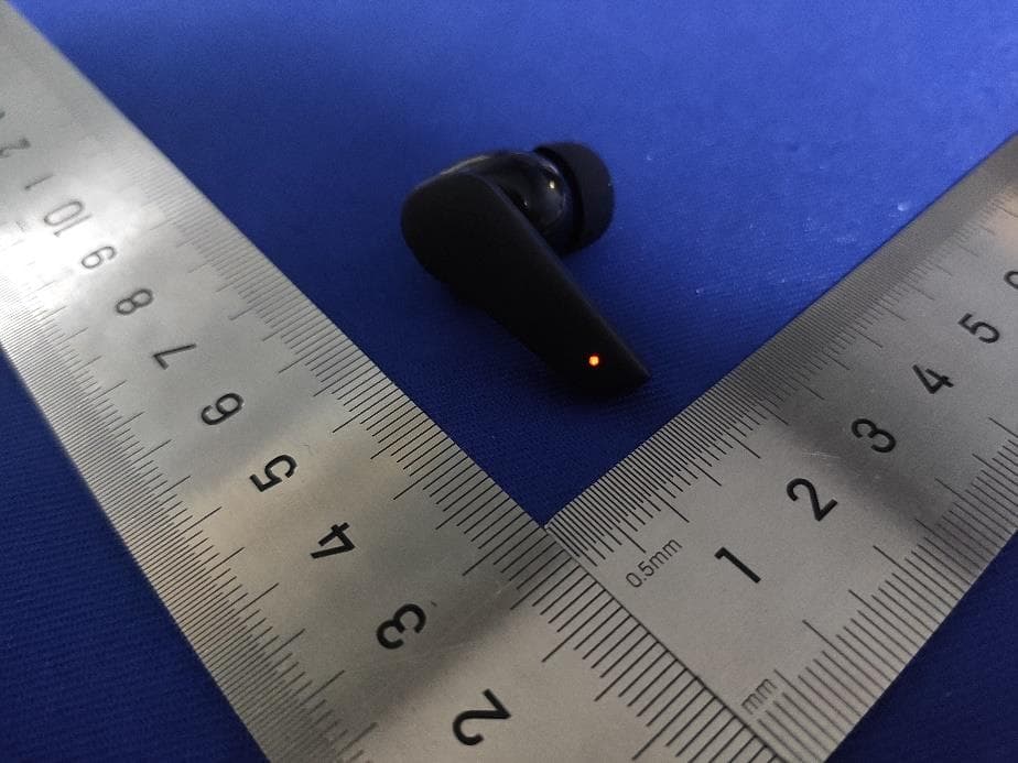 Wireless Earbuds - FCC ID 2A2A5-ALEXSON - Johnson Merlin INC (3)