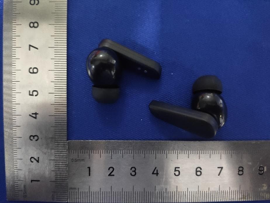 Wireless Earbuds - FCC ID 2A2A5-ALEXSON - Johnson Merlin INC (4)