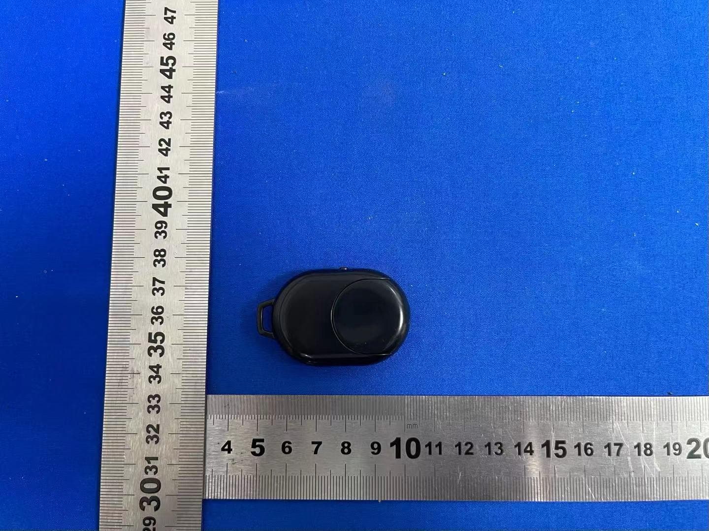 Bluetooth Remote Shutter - FCC ID 2A2AR-STG-6676-KB - DongGuan Xinvouc Electronic Co.Ltd (2)