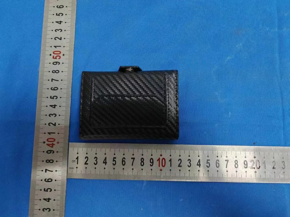 Wallet/card holder/ID card case with Bluetooth tracking function - FCC ID 2A2CJ-FIND - shen zhen shi lei du ke ji you xian gong si