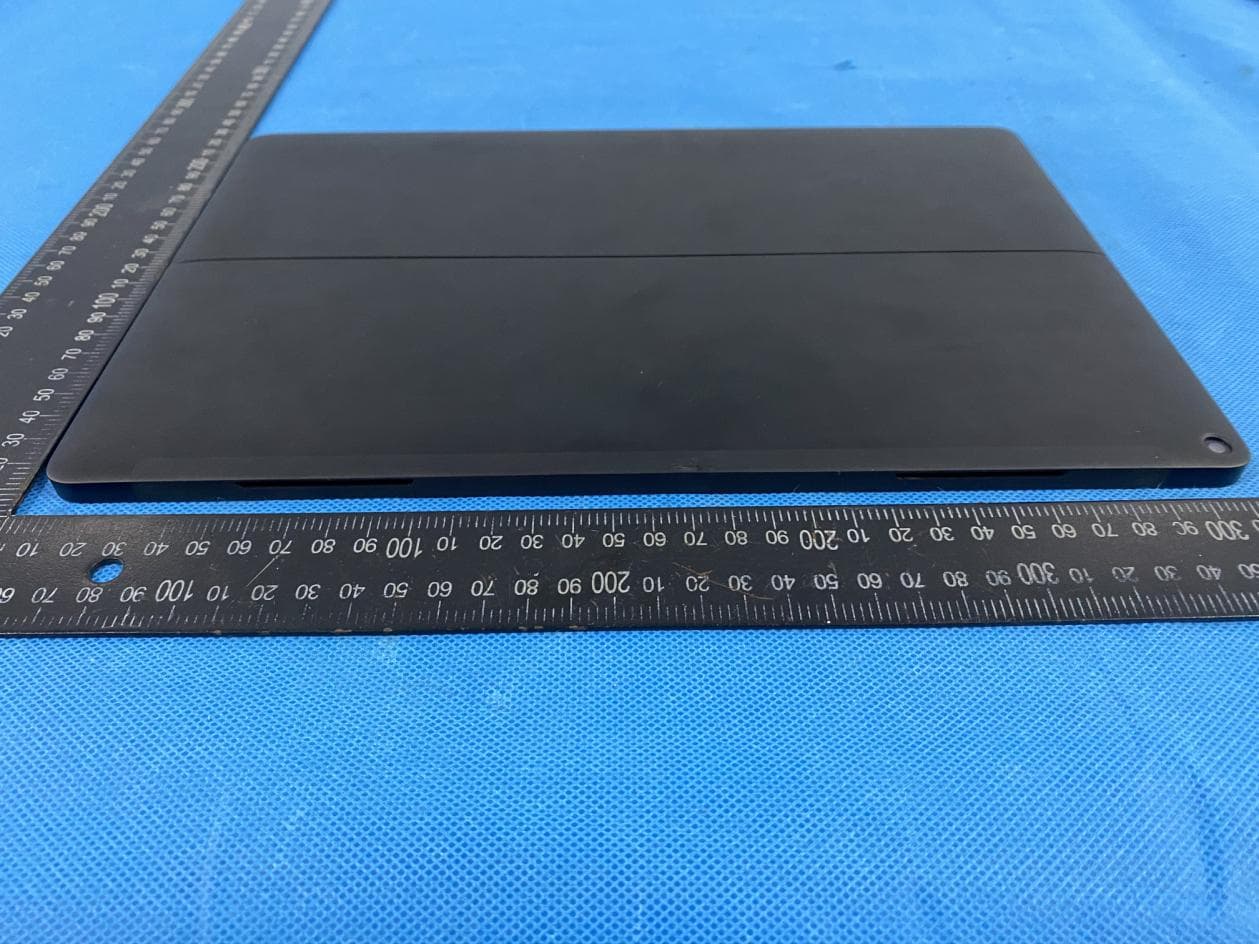 V2 Two-in-One Tablet - FCC ID 2A2CZ-E134 - Emdoor digital technology Co.,Ltd (3)