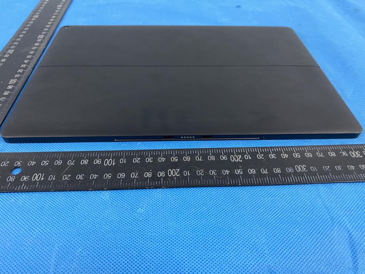 V2 Two-in-One Tablet - FCC ID 2A2CZ-E134 - Emdoor digital technology Co.,Ltd (4)