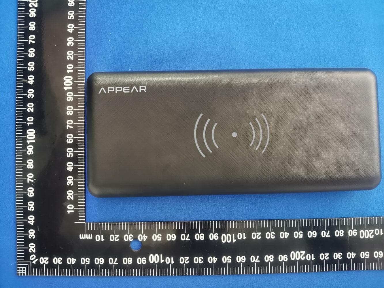 Graphene fast charge power bank - FCC ID 2A2E6-SUPER20 - Appear Inc. (2)