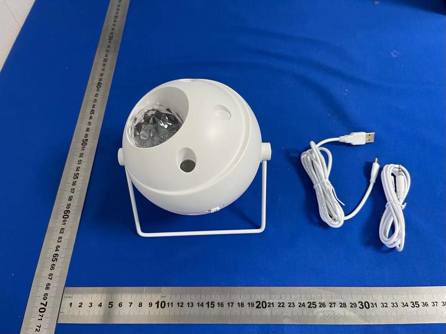 Magic Star Projector Speaker - FCC ID 2A2E8-WH-E12A - Guangzhou Tuoke Commerce Trade Co., Ltd.
