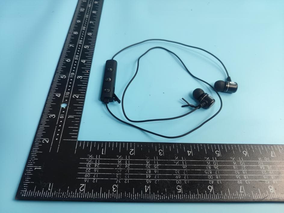Bluetooth earbuds - FCC ID 2A2EE-SW-C22 - JiangXi Sunwe Industrial Co., Ltd. (2)