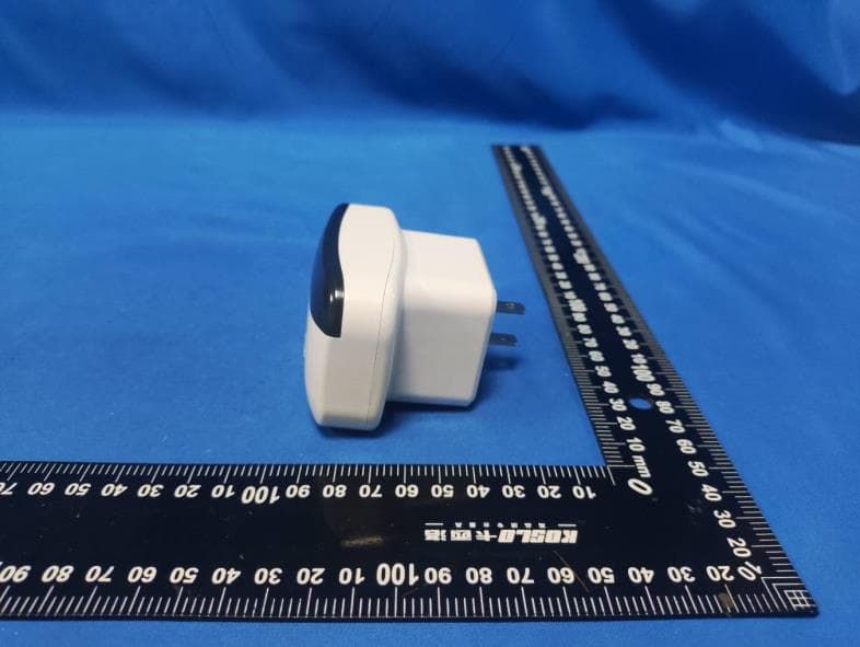 WIFI repeater - FCC ID 2A2F4-MT02-4 - Shenzhen Urant Technology Co., Ltd (5)