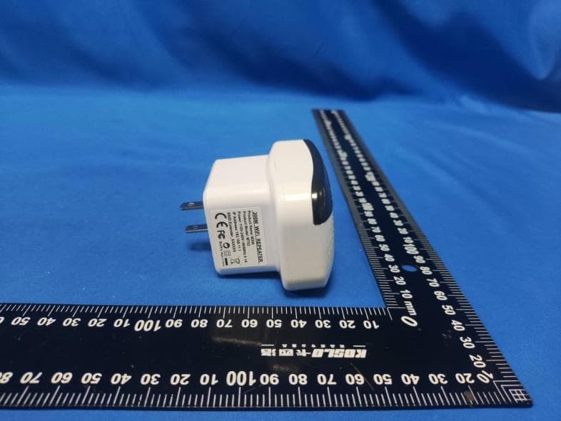 WIFI repeater - FCC ID 2A2F4-MT02-4 - Shenzhen Urant Technology Co., Ltd (2)