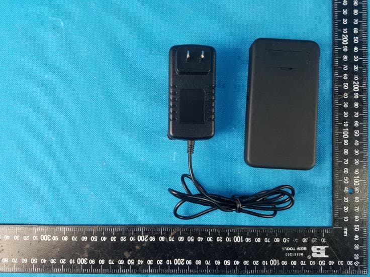 3 in 1 wireless charger - FCC ID 2A2GZWXC-01 - Dongguan SIMZO Electronic Technology Co., Ltd (2)