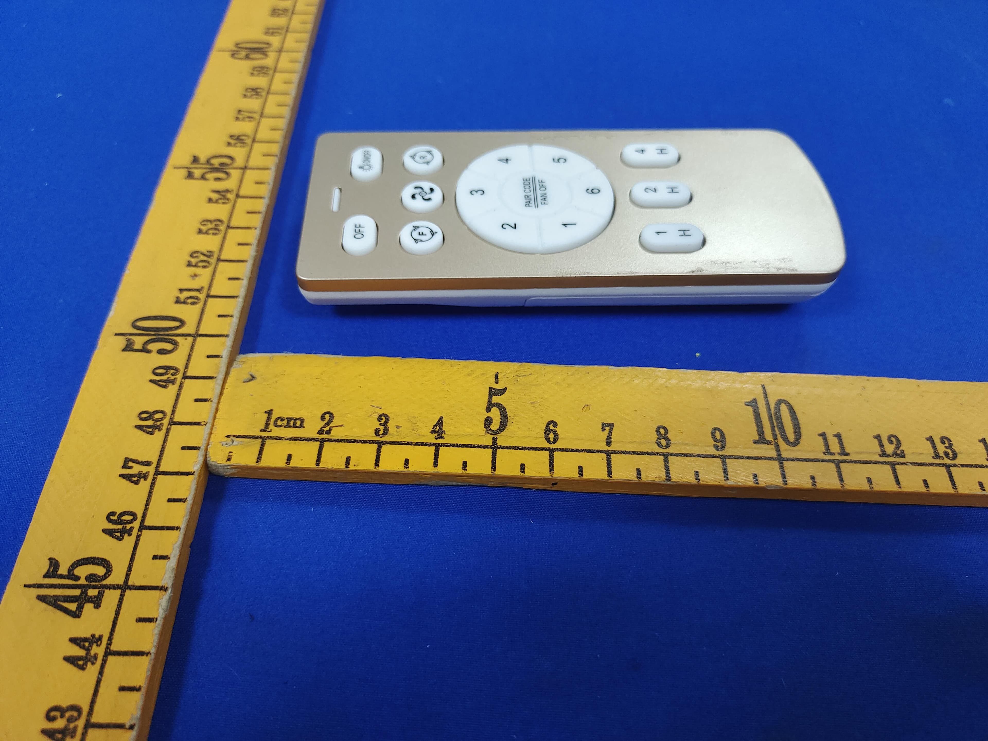 Wireless fan remote control - FCC ID 2A2IU-JJ-F15 - Zhongshan Xiaolan Qixin Electronics Co., Ltd. (2)