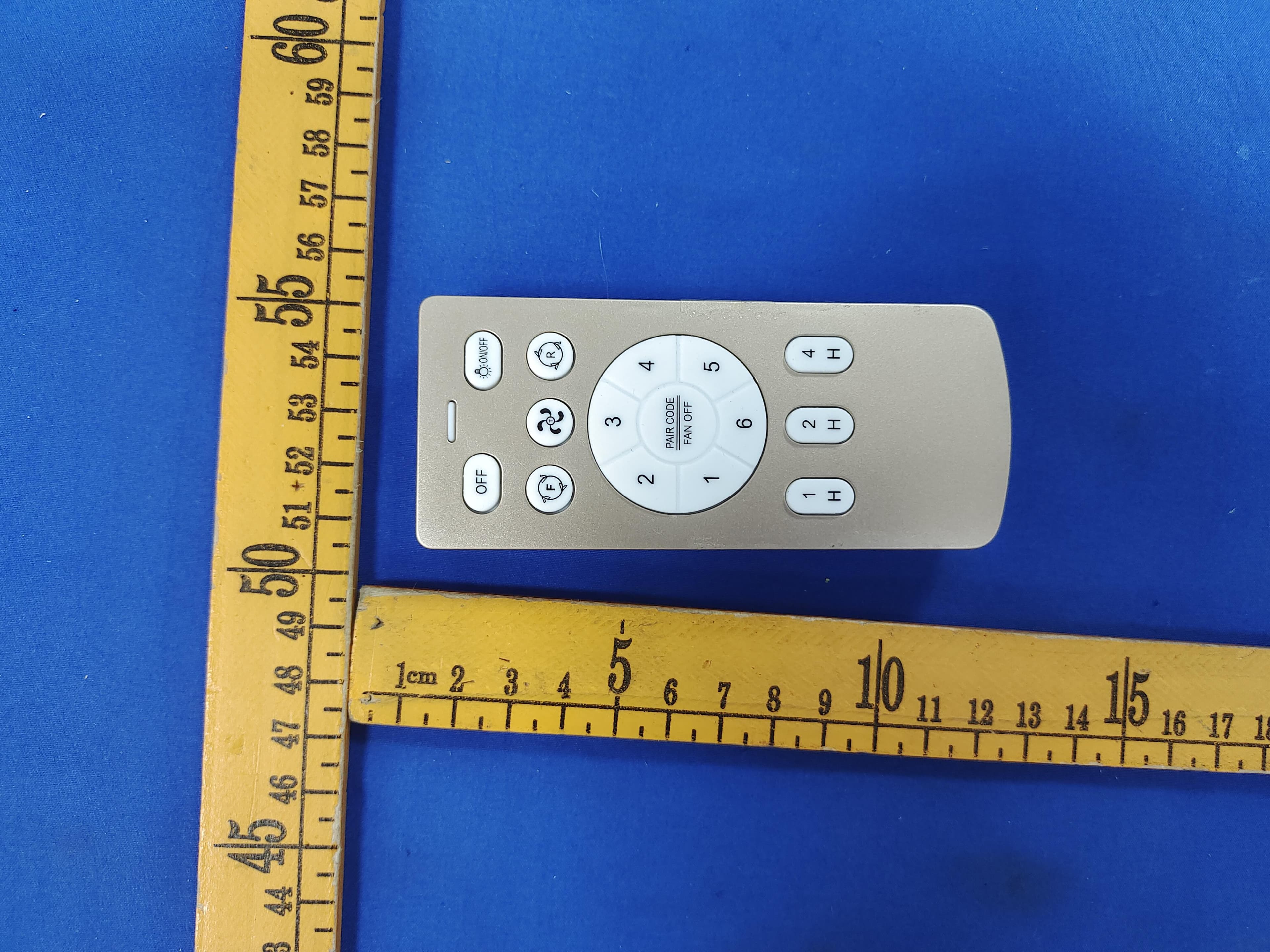 Wireless fan remote control - FCC ID 2A2IU-JJ-F15 - Zhongshan Xiaolan Qixin Electronics Co., Ltd.