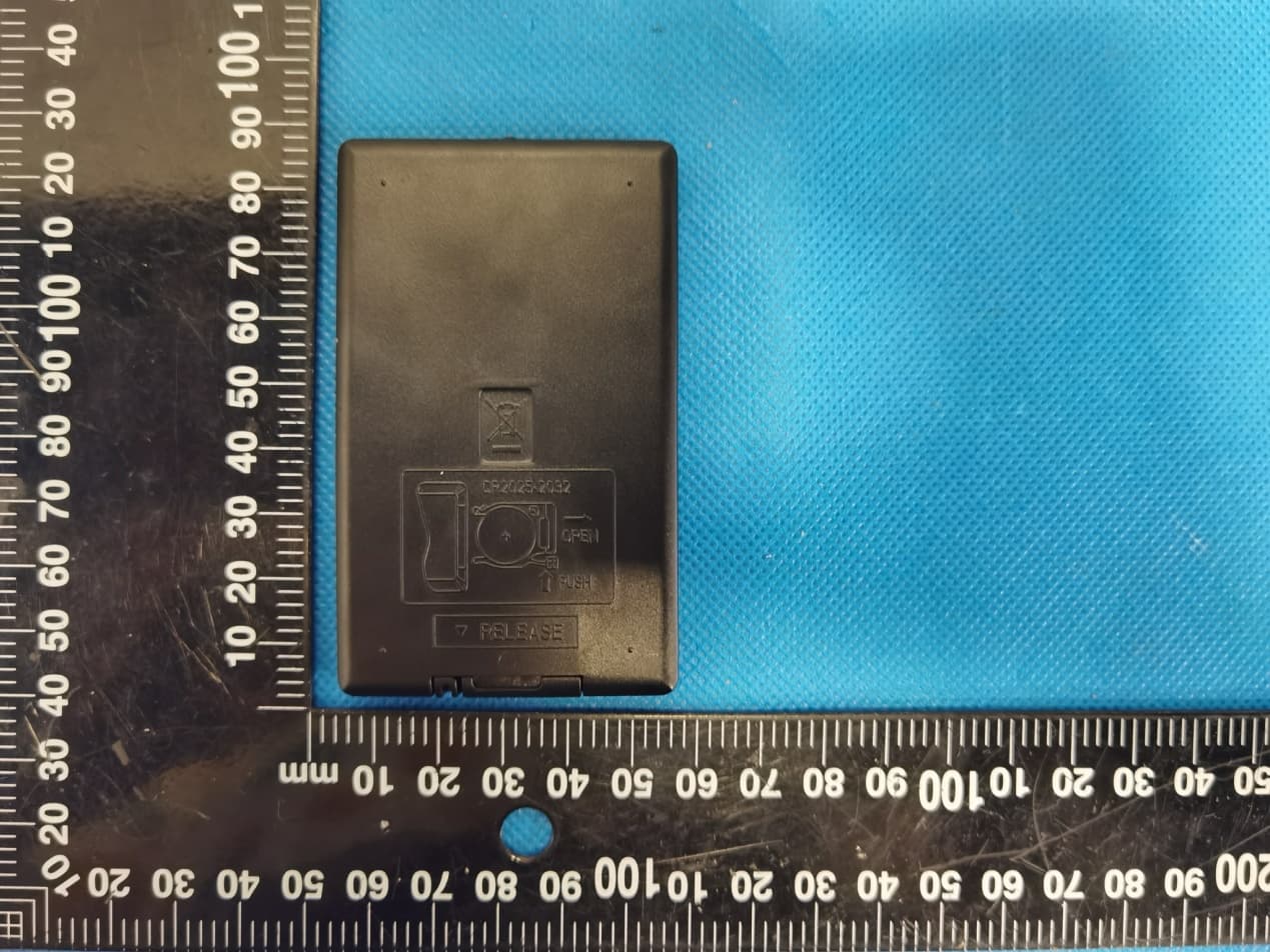 hand held remote - FCC ID 2A2JZ82000202 - DongGuan MingHo Trading Co., Ltd. (2)