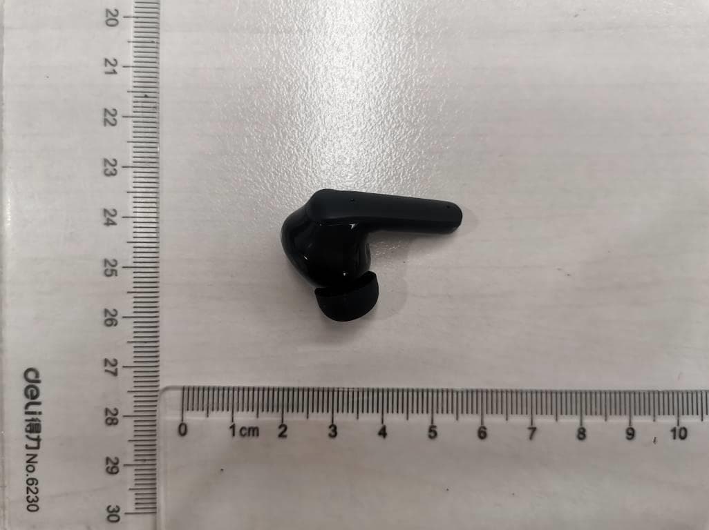 True Wireless Stereo Earbuds - FCC ID 2A2KIWIRTWSBKPRM - You Tec Ltd (5)