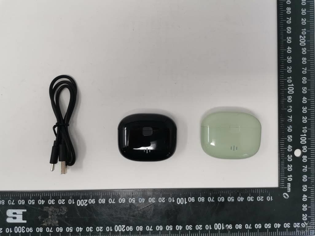 True Wireless Stereo Earbuds - FCC ID 2A2KIWIRTWSBKPRM - You Tec Ltd (3)