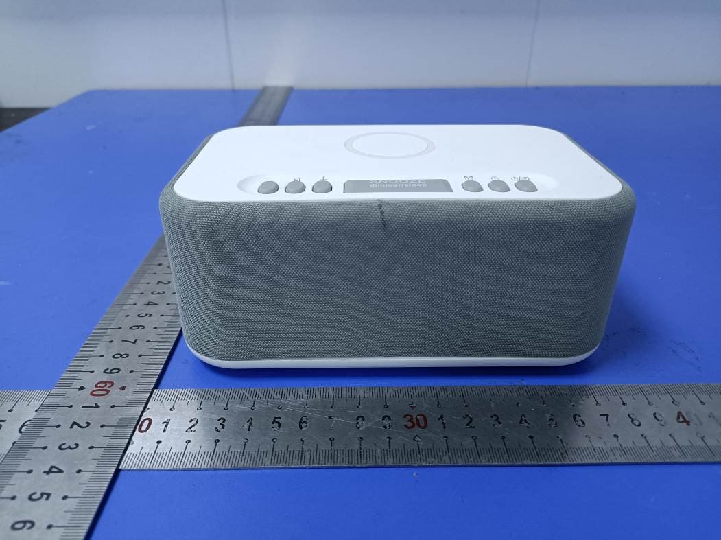 Dual Alarm Clock with Wireless Charging - FCC ID 2A2MV-KIMIUP101 - shen zhen shi zhi mao ke ji you xian gong si (3)