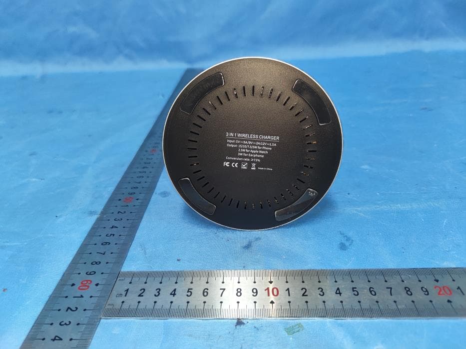 3 IN 1 WIRELESS CHARGER - FCC ID 2A2NS-GY-Z18-3 - Guanyu(Dongguan) Intelligent Technology Co.,Ltd (2)