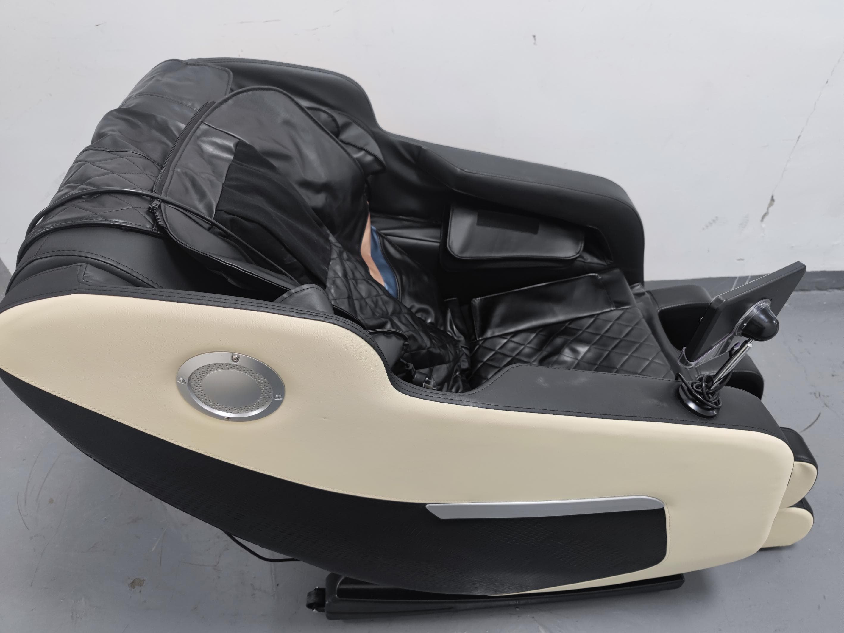 massage chair - FCC ID 2A2OM-Y68 - Fujian Ives Electronic Co.,Ltd (4)