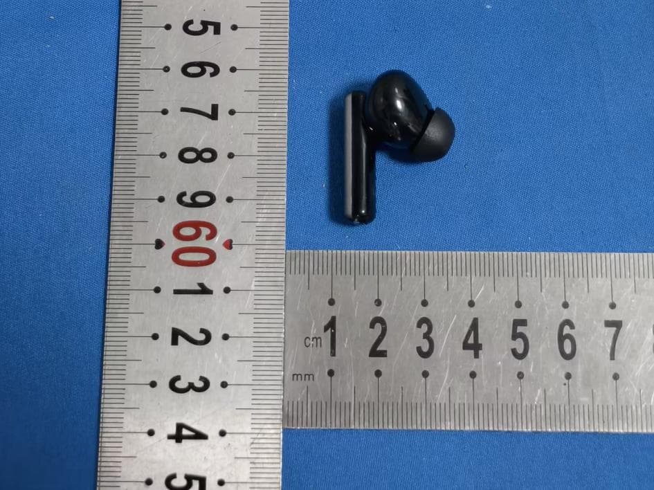 True Wireless Stereo Earphones - FCC ID 2A2P8-Q19 - Shenzhen lebel Technology Co.,Ltd (2)