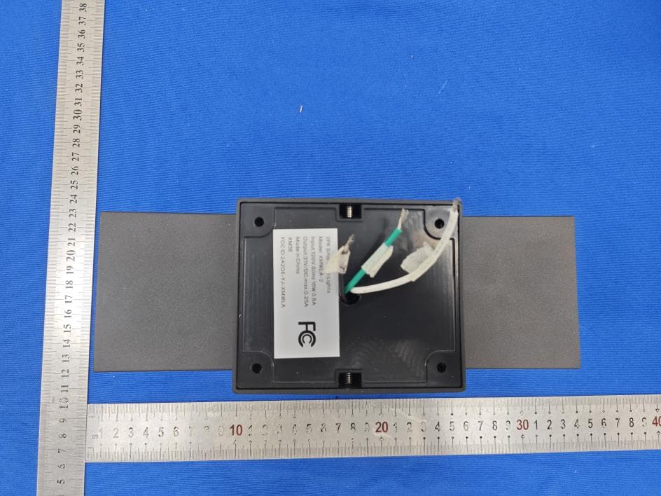 Wall Light - FCC ID 2A2QE-XMWLA - Yuyao Yunjin Electrical Appliance Co., Ltd (2)