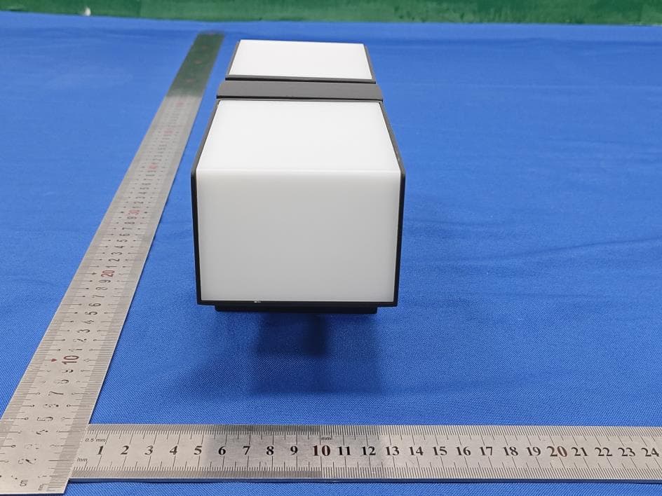 Wall Light - FCC ID 2A2QE-XMWLA - Yuyao Yunjin Electrical Appliance Co., Ltd (3)
