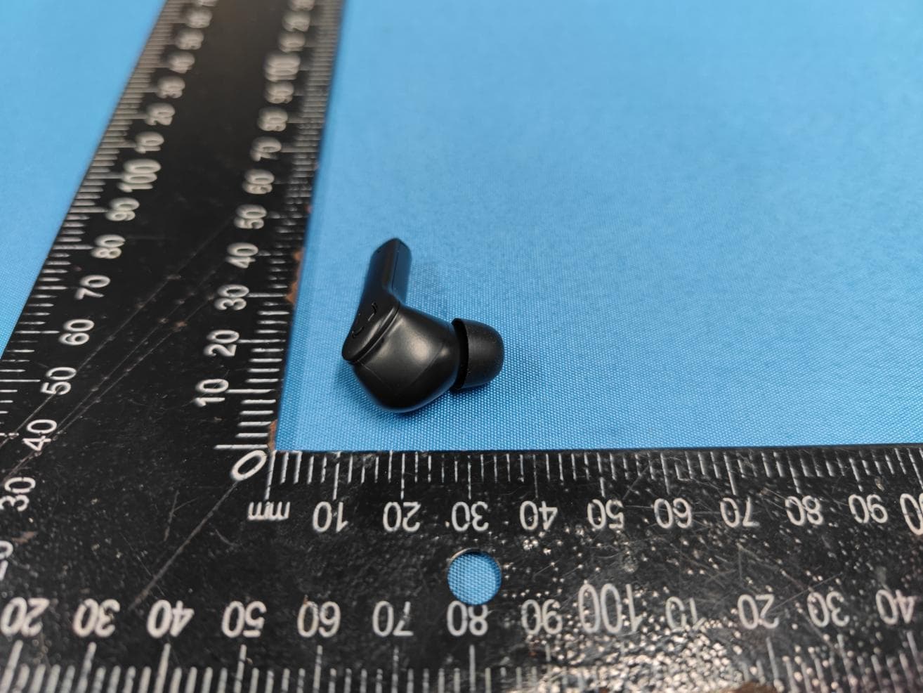 Bluetooth wireless earphone - FCC ID 2A2R9JC-18 - Shenzhen Tiancheng Jiazhao Network Technology Co., Ltd. (3)
