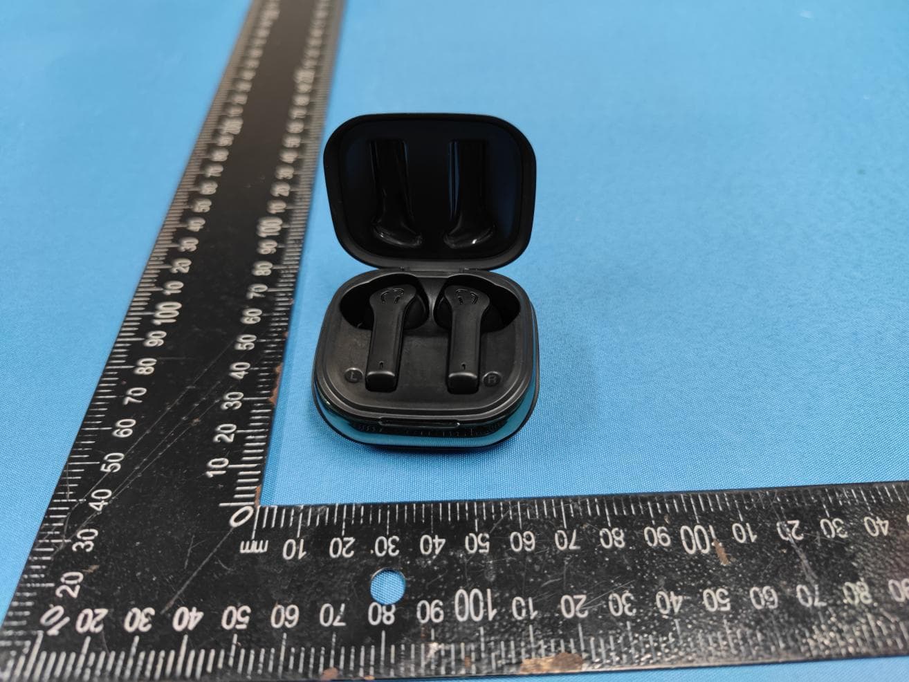 Bluetooth wireless earphone - FCC ID 2A2R9JC-18 - Shenzhen Tiancheng Jiazhao Network Technology Co., Ltd. (2)