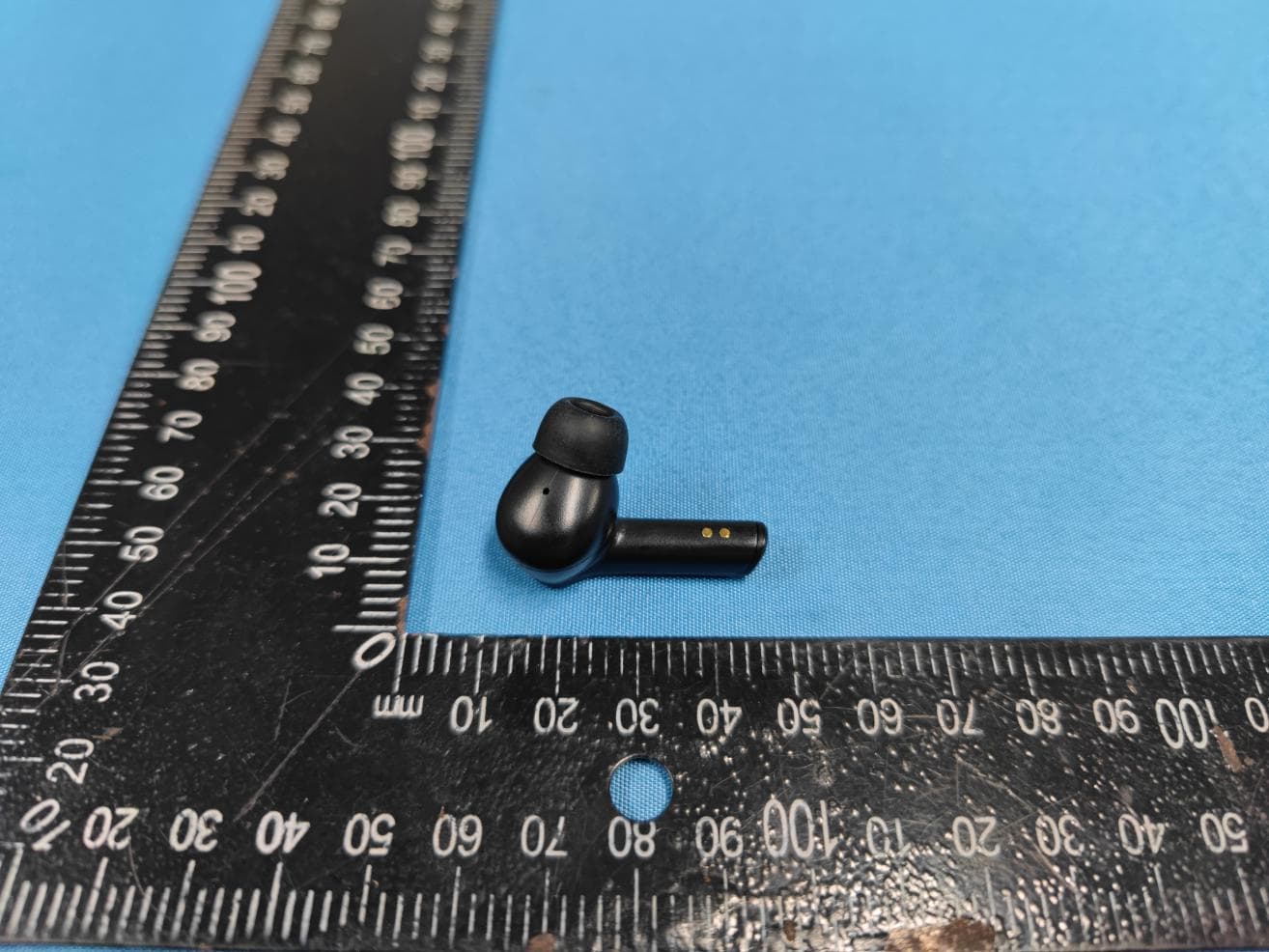 Bluetooth wireless earphone - FCC ID 2A2R9JC-18 - Shenzhen Tiancheng Jiazhao Network Technology Co., Ltd. (4)