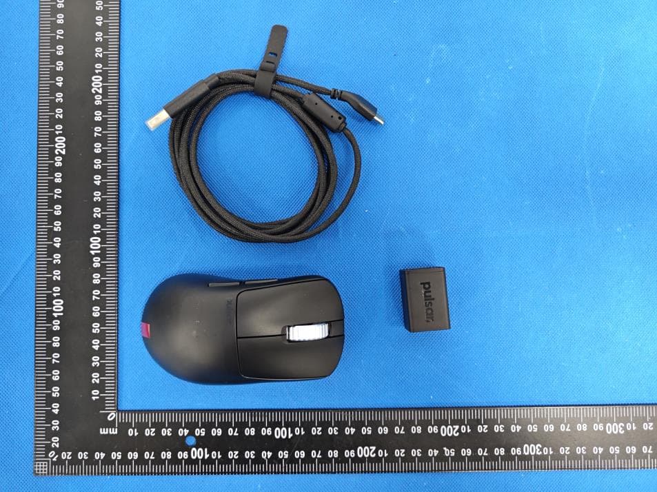 Pulsar Xlite v4 eS Medium Wireless Mouse - FCC ID 2A2TU-PXL4ES21 - AplusX Inc.