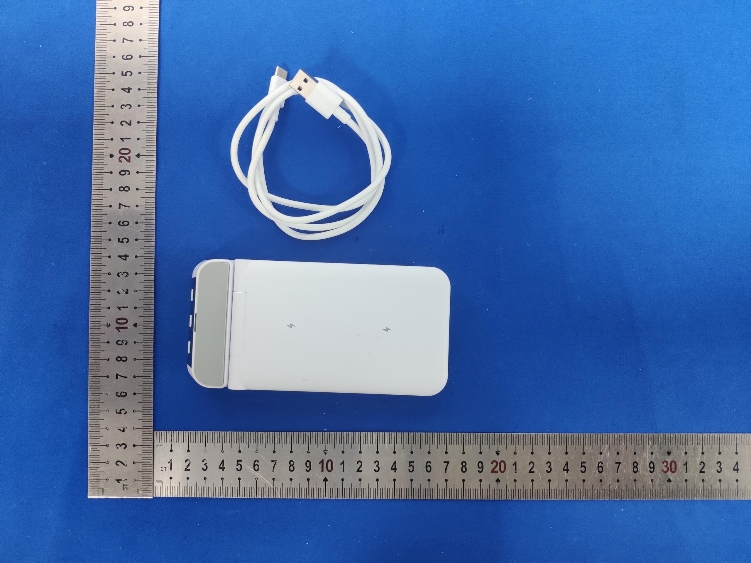 Wireless Charger - FCC ID 2A2UK-JJT-A60 - Dongguan Jiajiatong Plastic Mould Co. , Ltd. (3)