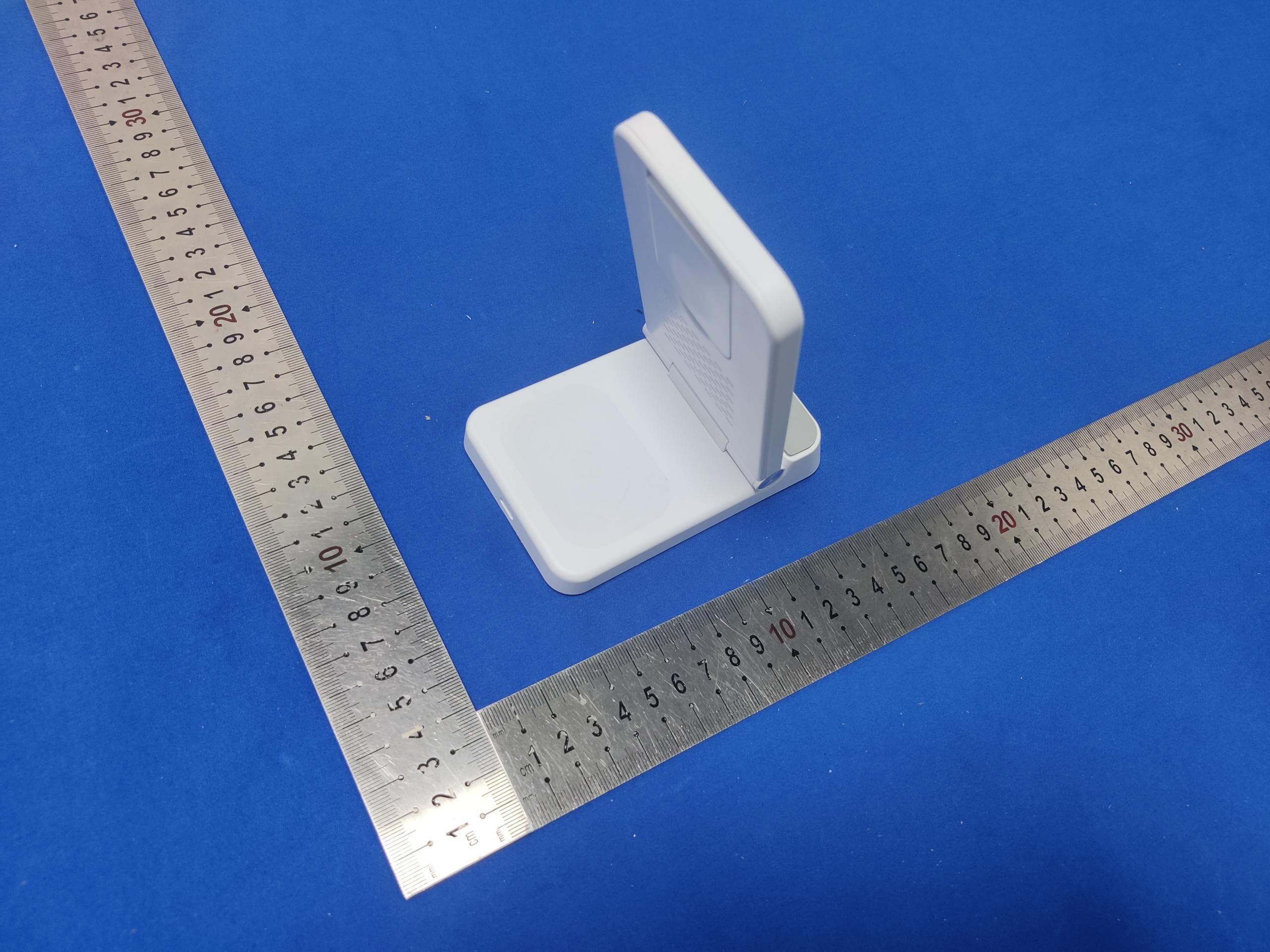 Wireless Charger - FCC ID 2A2UK-JJT-A60 - Dongguan Jiajiatong Plastic Mould Co. , Ltd.