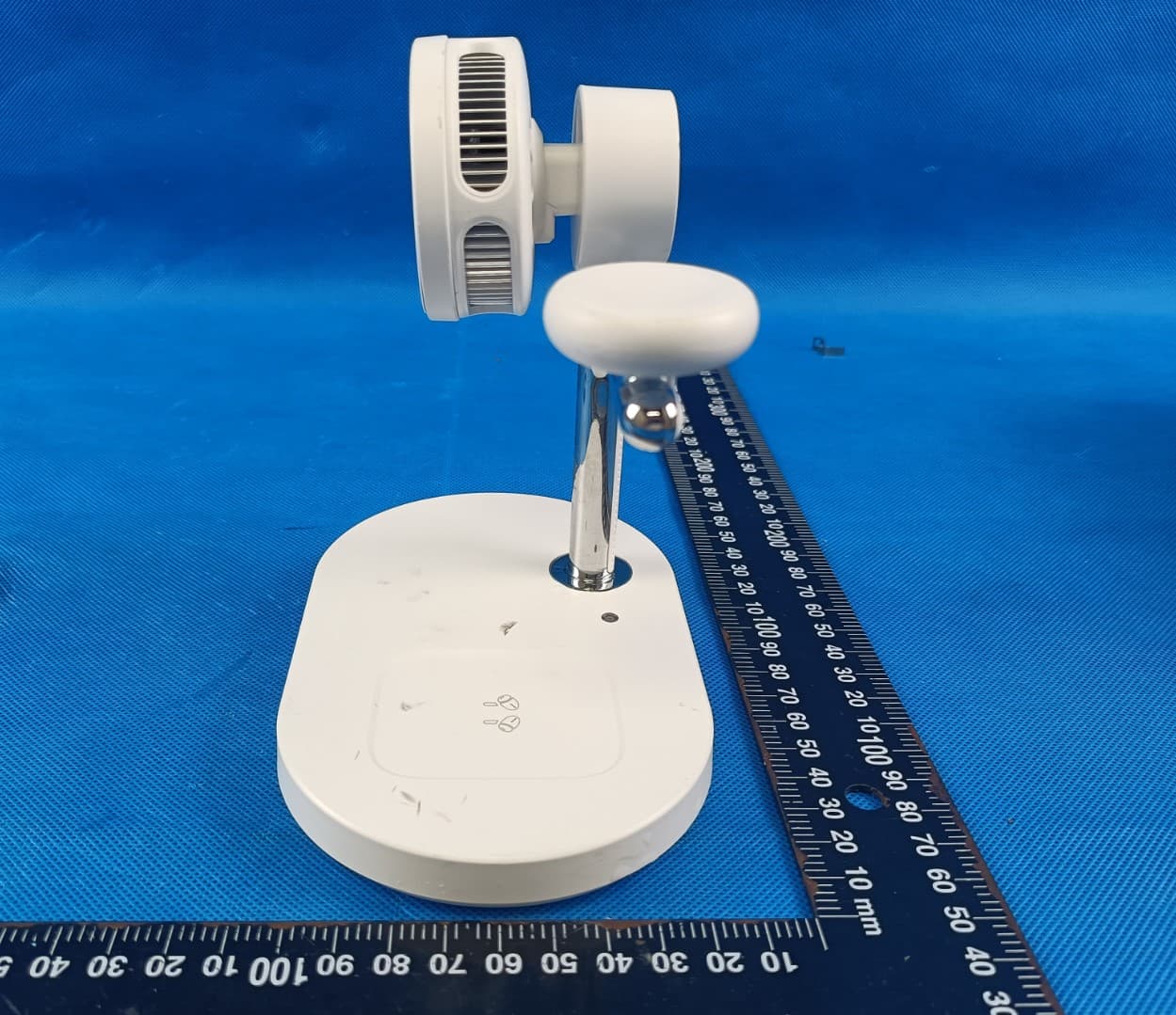 3 in 1 wireless charger - FCC ID 2A2UK-JJT-C69 - Dongguan Jiajiatong Plastic Mould Co. , Ltd. (3)