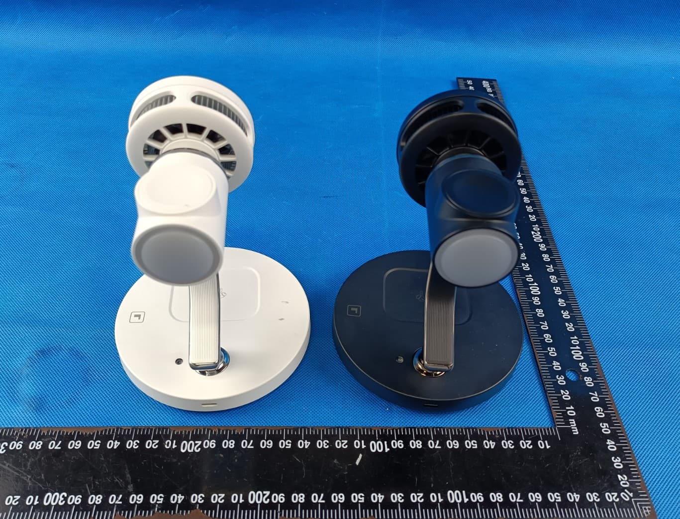 4in 1 wireless charger - FCC ID 2A2UK-JJT-C72 - Dongguan Jiajiatong Plastic Mould Co. , Ltd. (2)
