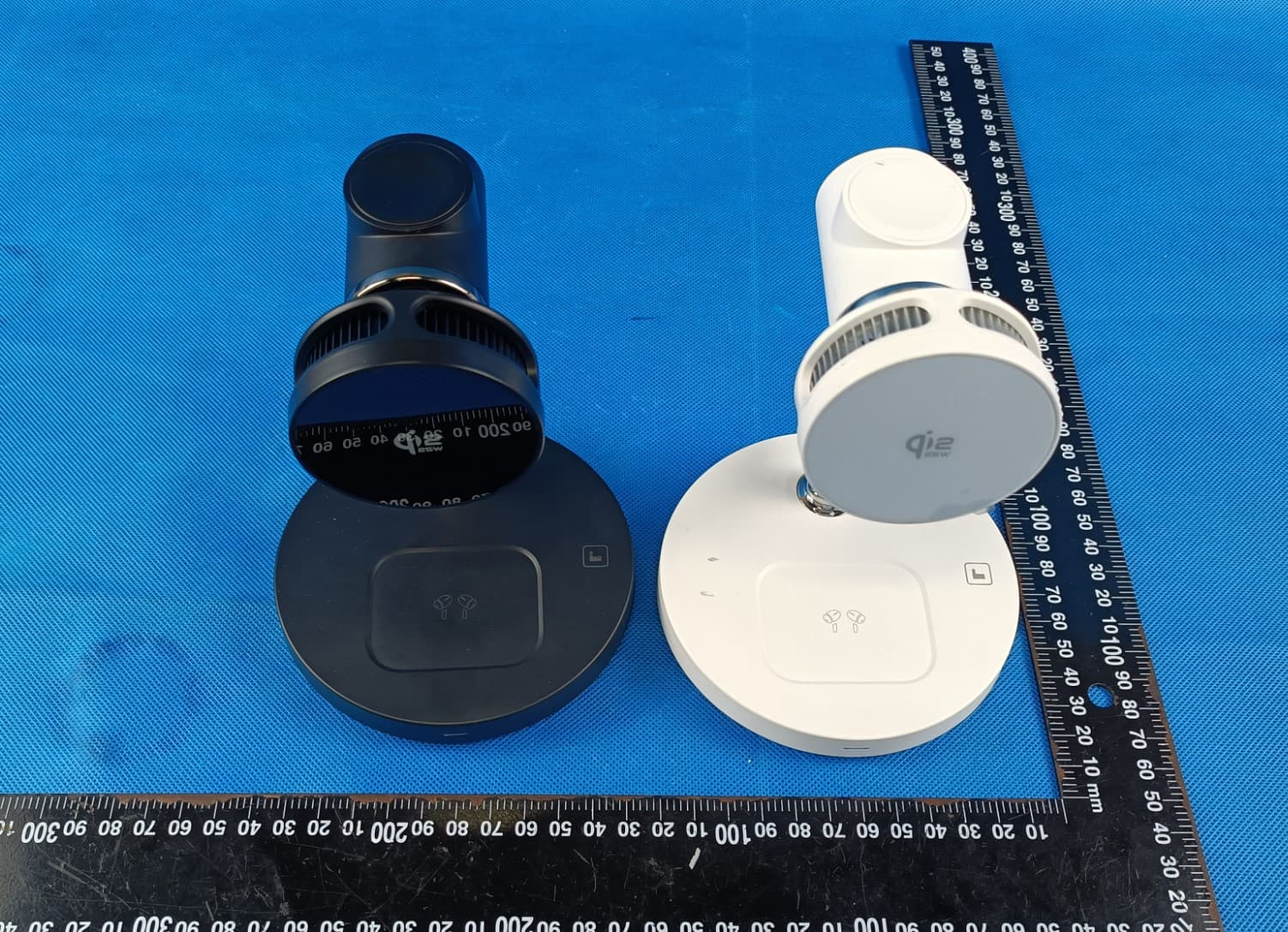 4in 1 wireless charger - FCC ID 2A2UK-JJT-C72 - Dongguan Jiajiatong Plastic Mould Co. , Ltd.