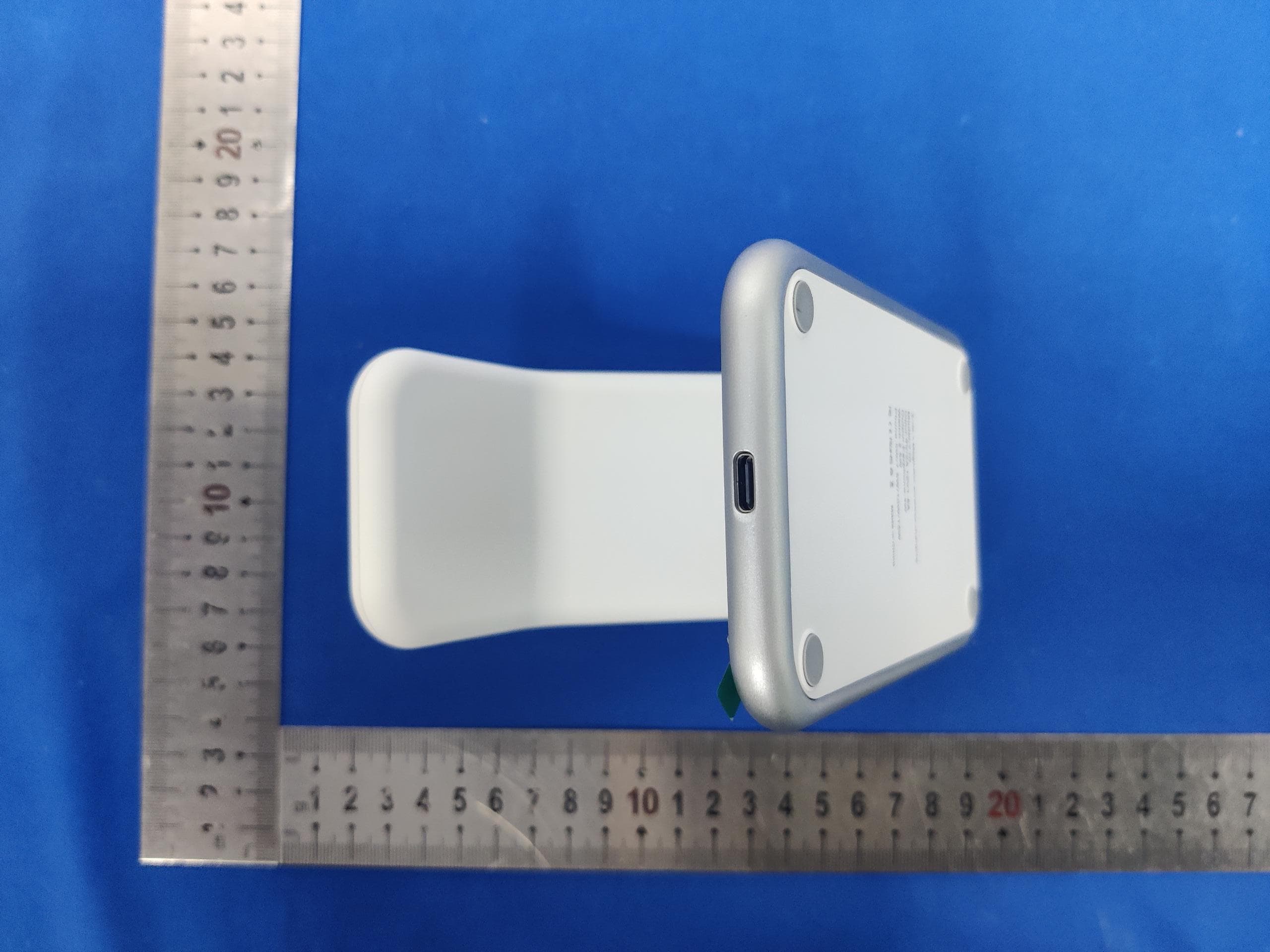 Wireless Charger - FCC ID 2A2UK-JJT-Y10 - Dongguan Jiajiatong Plastic Mould Co. , Ltd. (4)