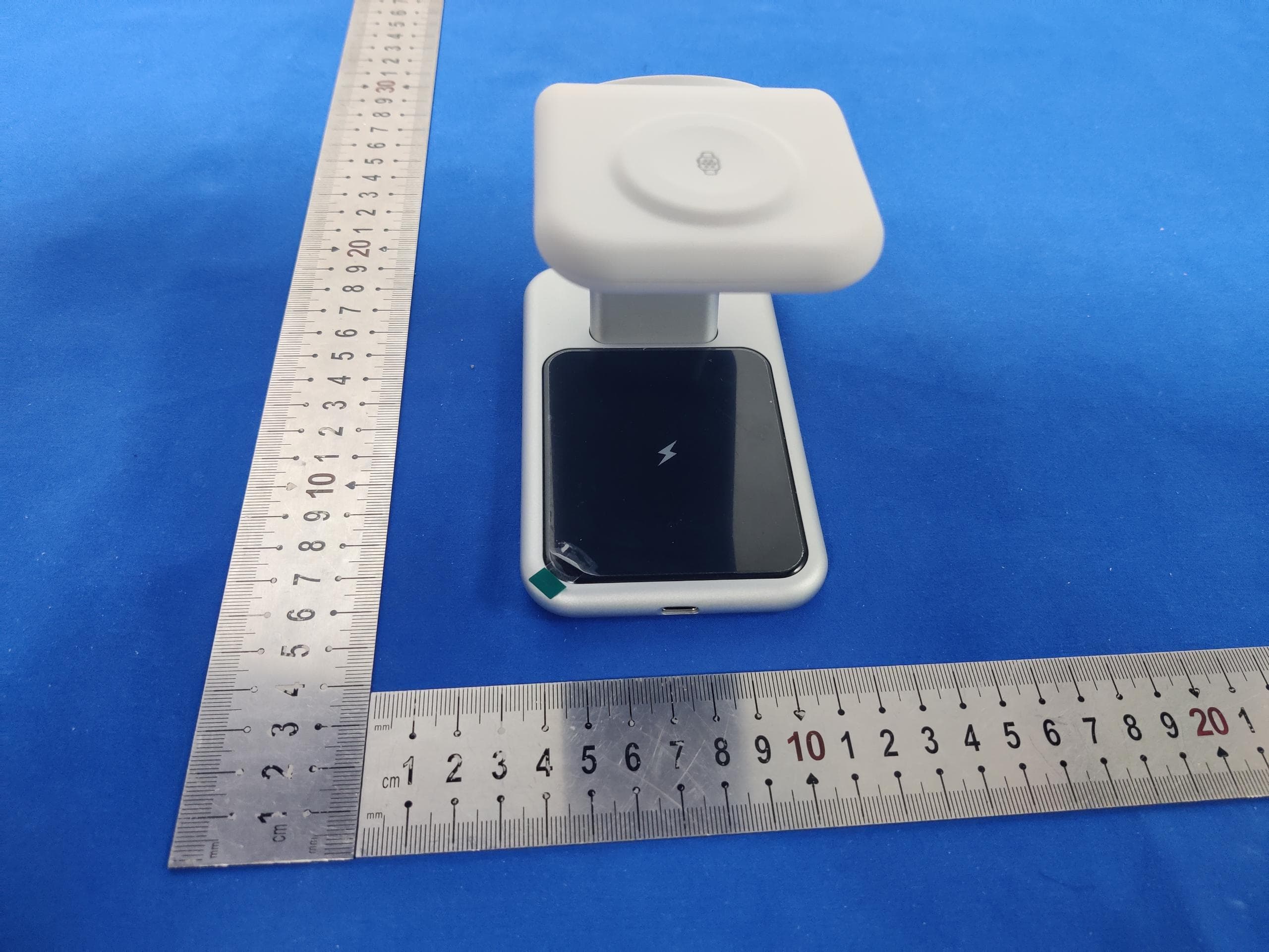 Wireless Charger - FCC ID 2A2UK-JJT-Y10 - Dongguan Jiajiatong Plastic Mould Co. , Ltd. (2)