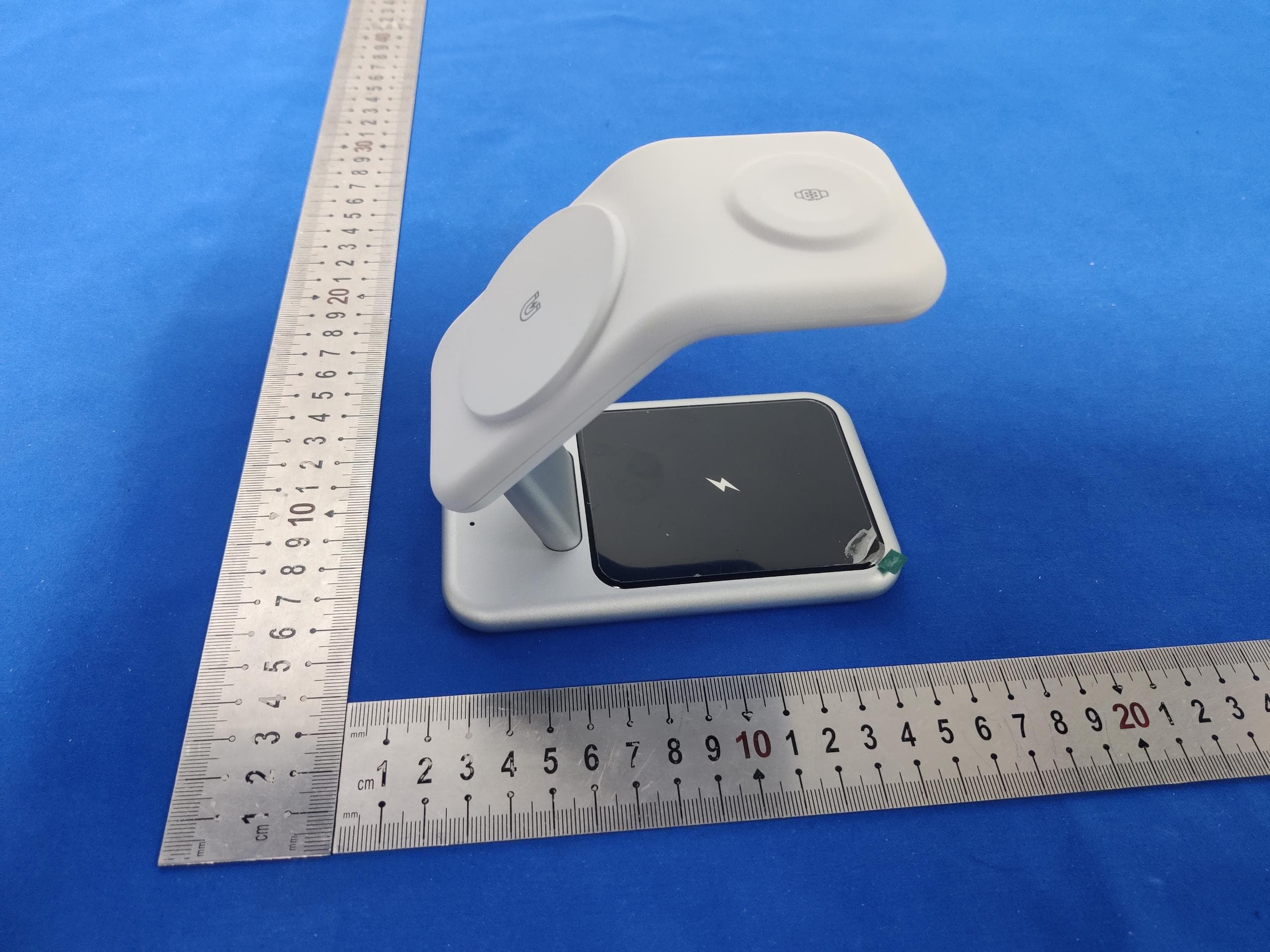 Wireless Charger - FCC ID 2A2UK-JJT-Y10 - Dongguan Jiajiatong Plastic Mould Co. , Ltd.