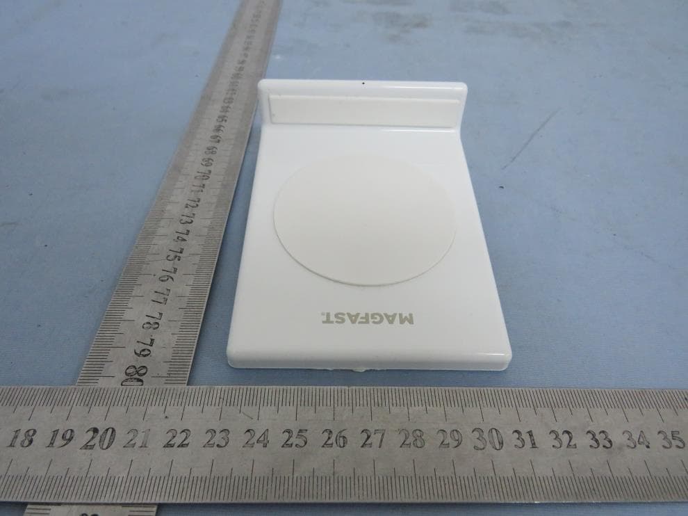 Wireless charger - FCC ID 2A2Y4-AIR - MAGFAST LLC (2)