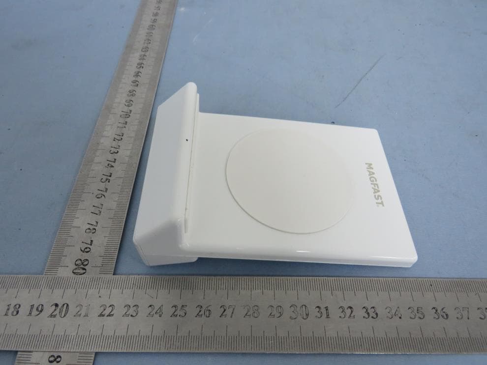 Wireless charger - FCC ID 2A2Y4-AIR - MAGFAST LLC (4)