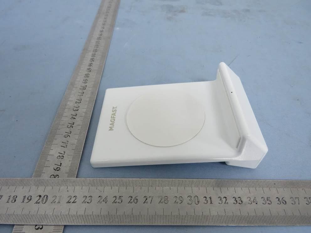 Wireless charger - FCC ID 2A2Y4-AIR - MAGFAST LLC (5)