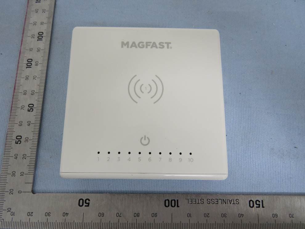 Wireless charger portable power bank - FCC ID 2A2Y4-LIFE - MAGFAST LLC