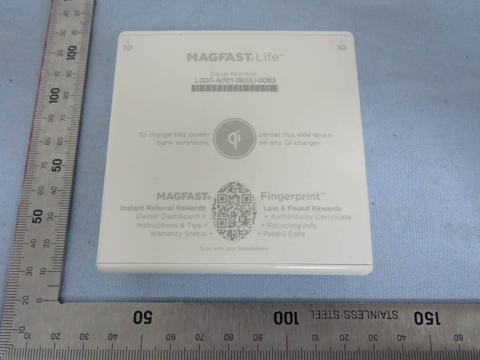 Wireless charger portable power bank - FCC ID 2A2Y4-LIFE - MAGFAST LLC (2)