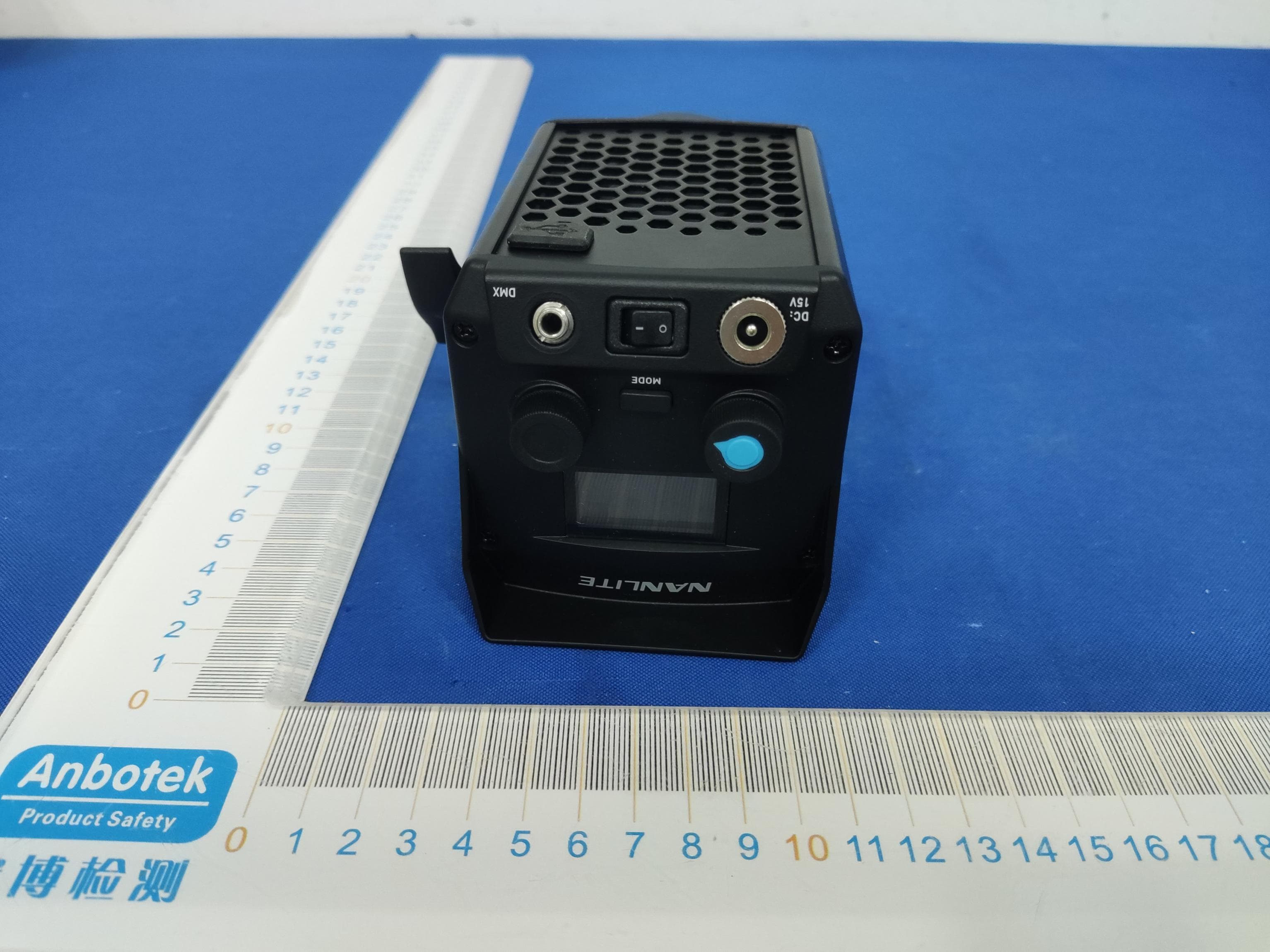 LED Bi-color Spot Light - FCC ID 2A2Y8-FORZA60BII - Guangdong Nanguang Photo&Video Systems Co., Ltd. (3)