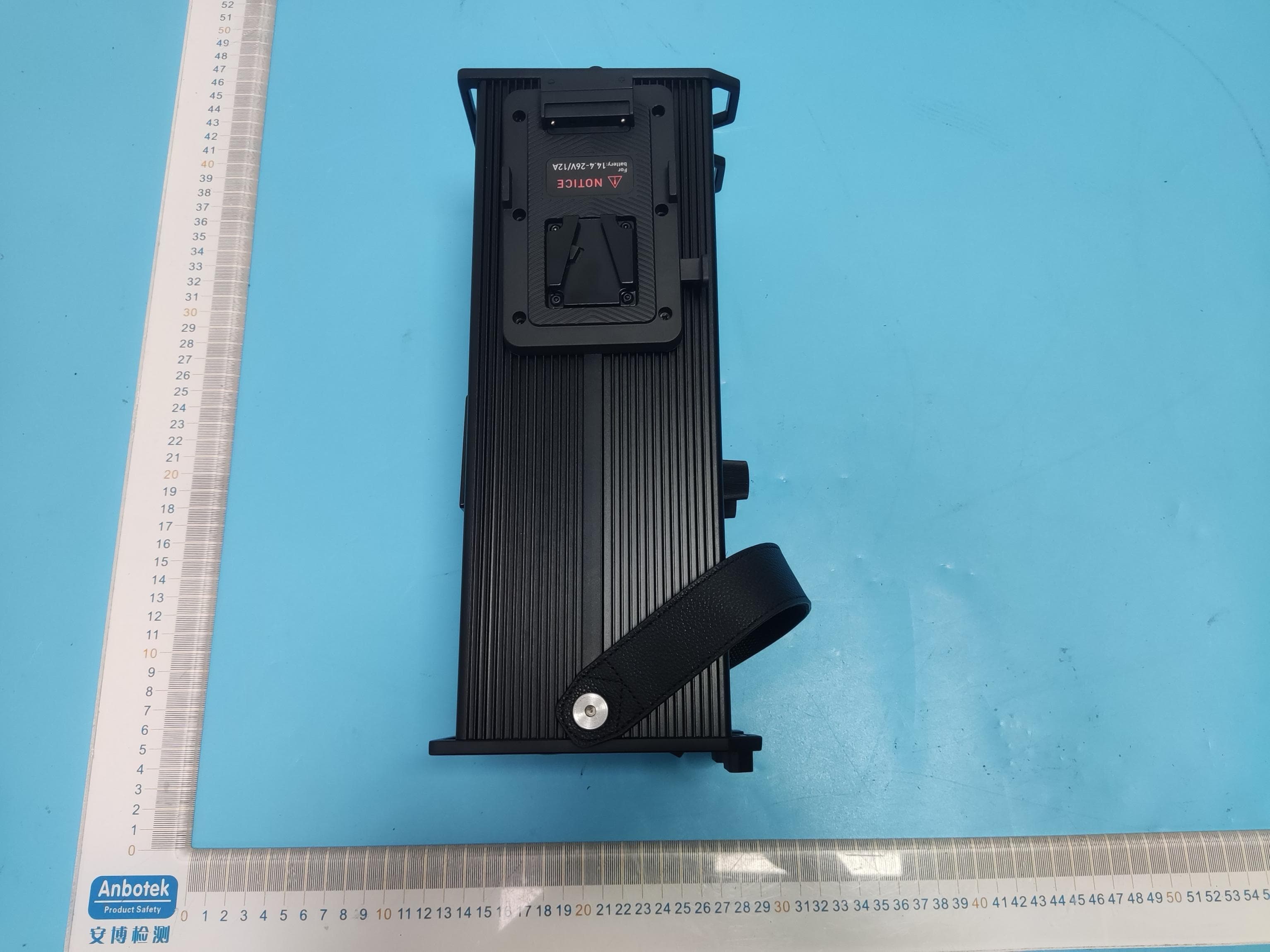 LED Spot Light - FCC ID 2A2Y8-FORZA720 - Guangdong Nanguang Photo&Video Systems Co., Ltd. (2)