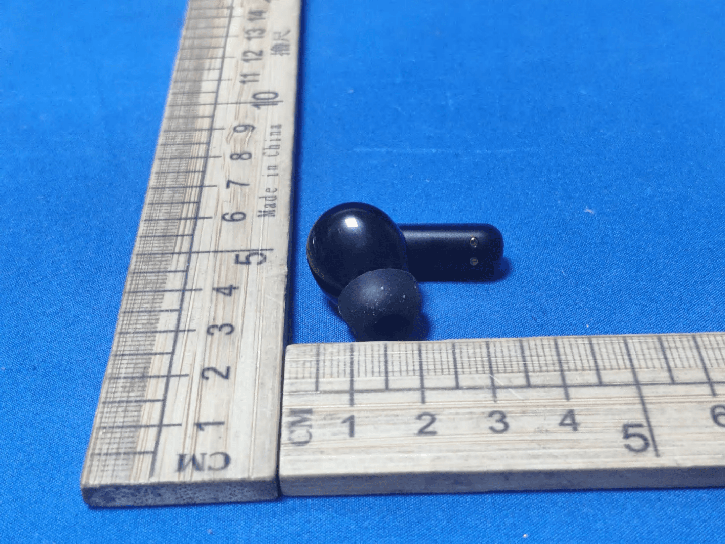 TWS Bluetooth Earphone - FCC ID 2A327-ST3 - Shenzhen Three Peaches Technology Co., Ltd (3)