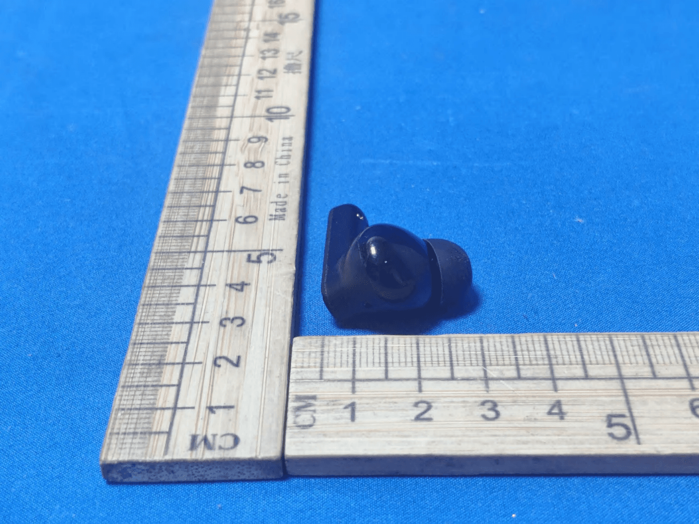 TWS Bluetooth Earphone - FCC ID 2A327-ST3 - Shenzhen Three Peaches Technology Co., Ltd (5)